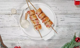 Закуска з беконом і сиром